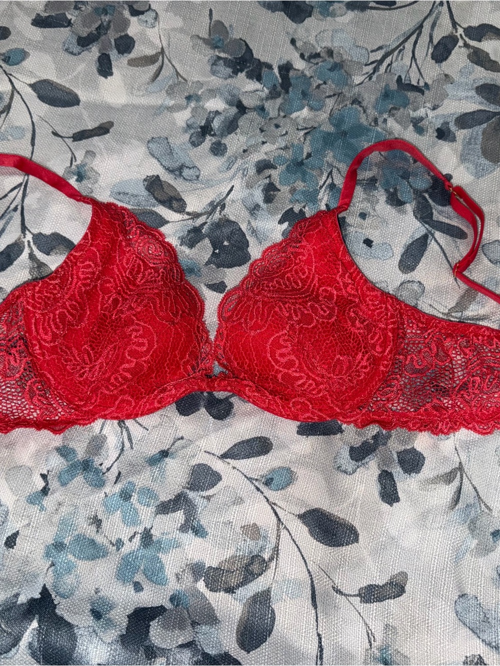 Victoria's Secret Red Lace Underwire Bra